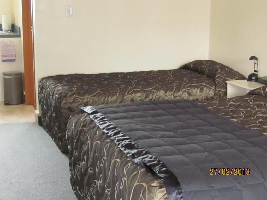 Bonnie Knights Motel Мозгіл Екстер'єр фото